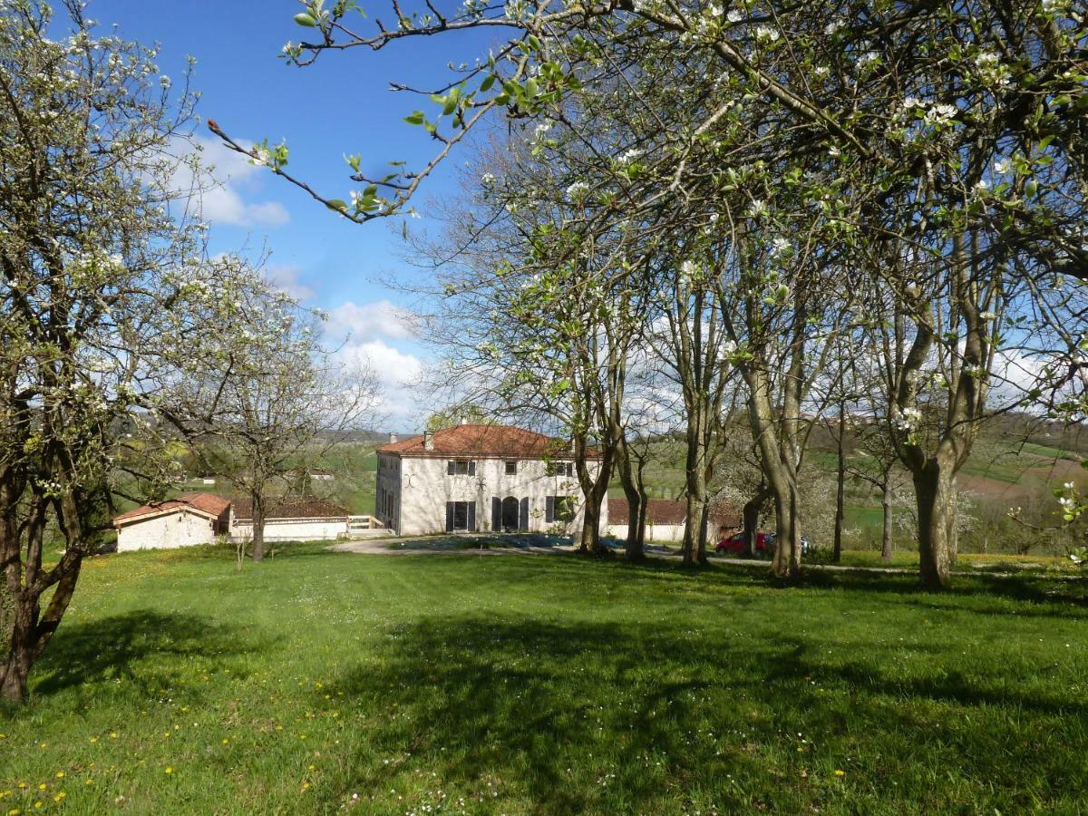 Domaine De Calbiac Bed & Breakfast Dolmayrac ภายนอก รูปภาพ
