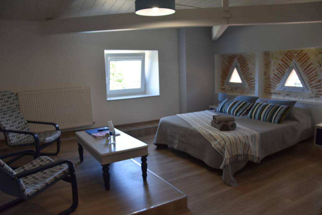 Domaine De Calbiac Bed & Breakfast Dolmayrac ภายนอก รูปภาพ